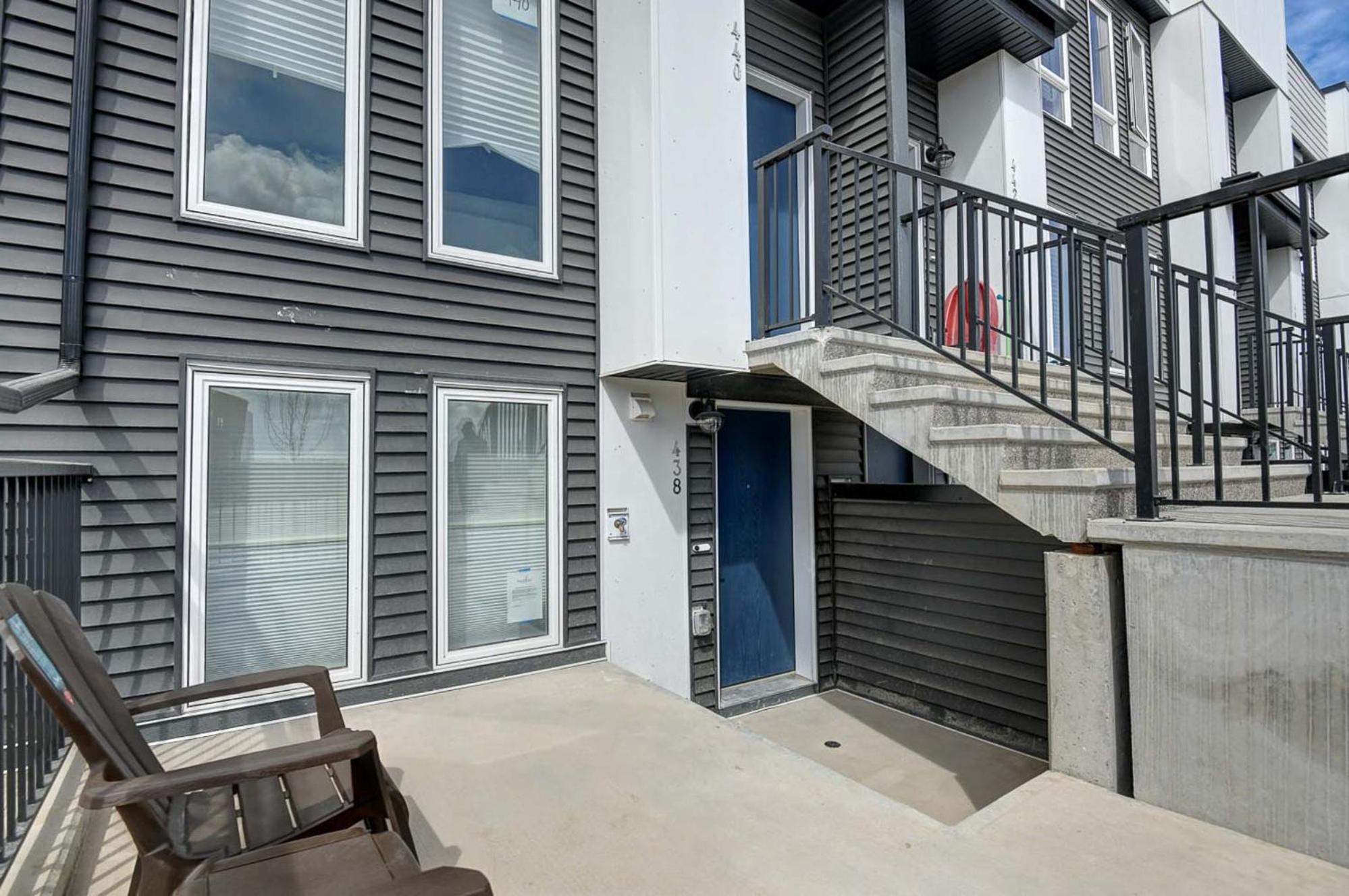 Cozy New In Seton, South Apartment