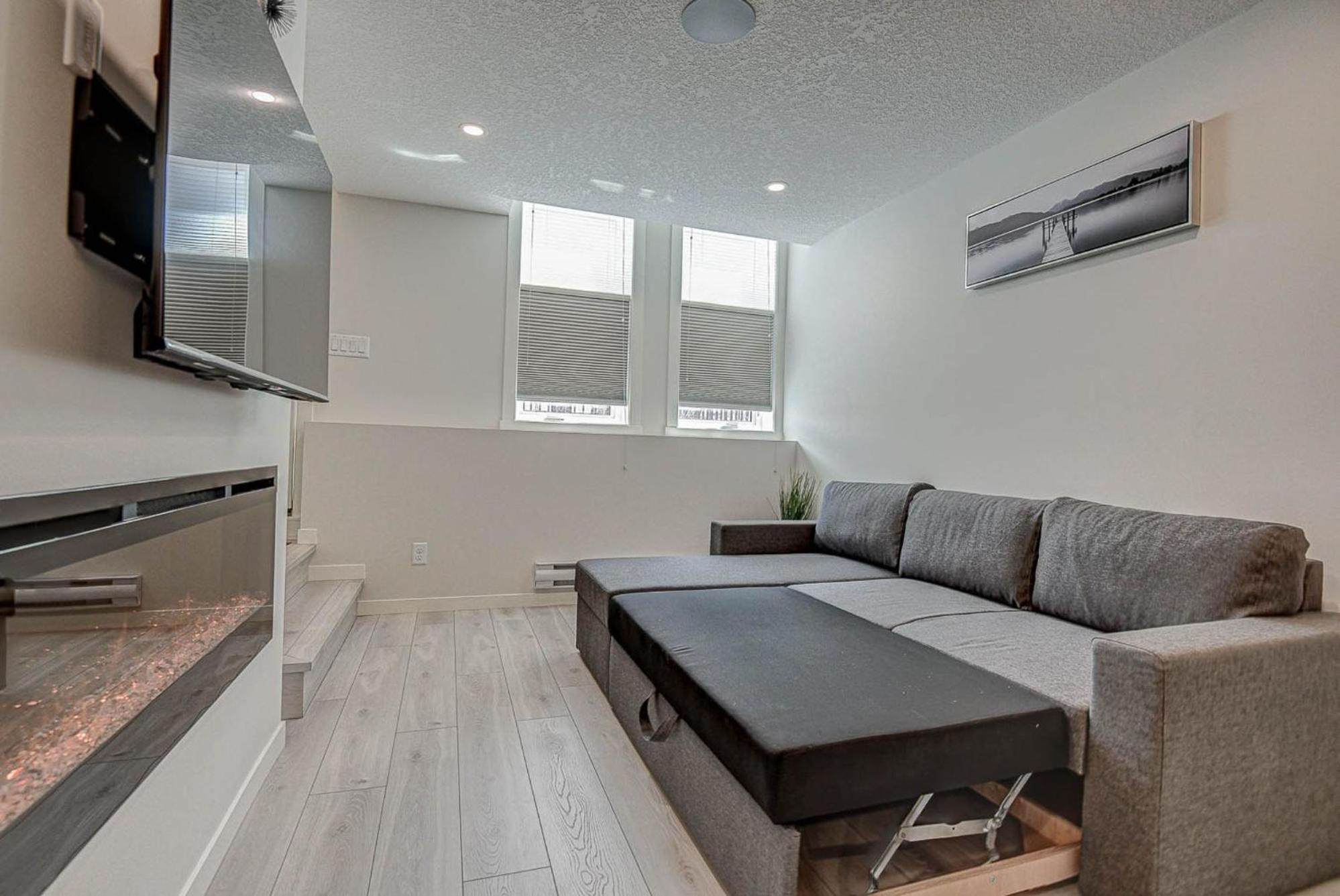 Cozy New In Seton, South *