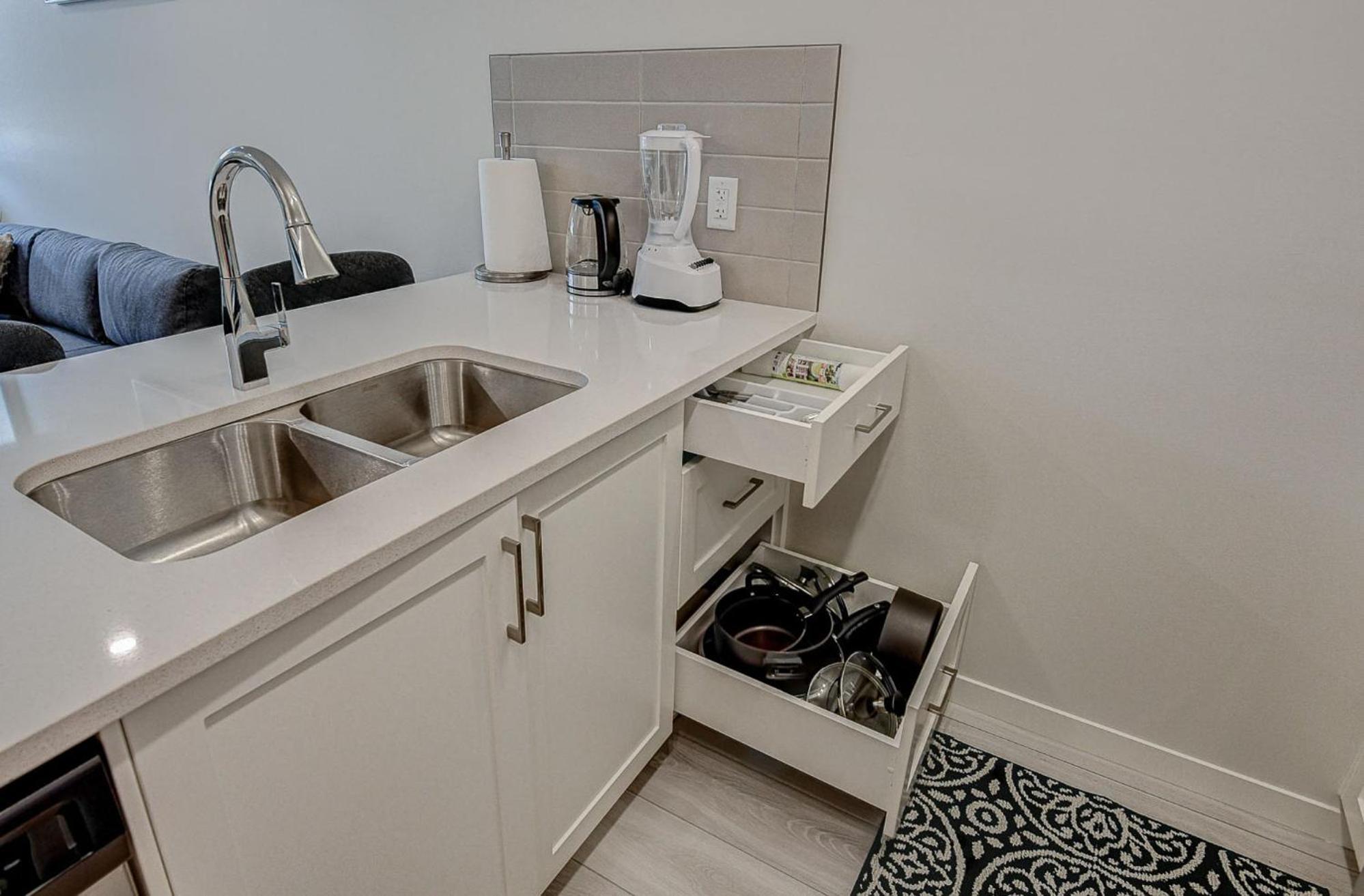 Cozy New In Seton, South